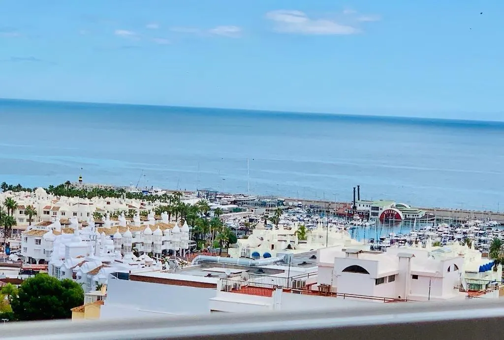Puerto Marina Beach To 50M contacts